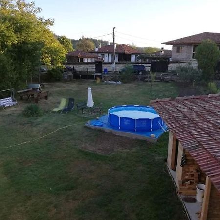 Guest House Yana Tŭrkasheni Εξωτερικό φωτογραφία