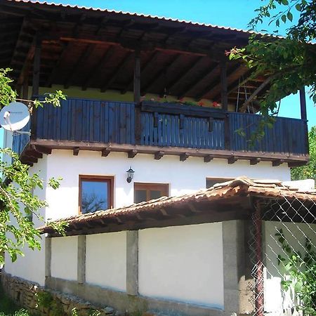 Guest House Yana Tŭrkasheni Εξωτερικό φωτογραφία