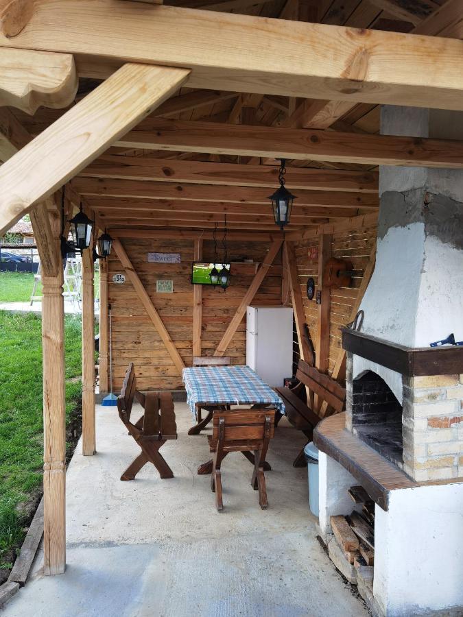 Guest House Yana Tŭrkasheni Εξωτερικό φωτογραφία