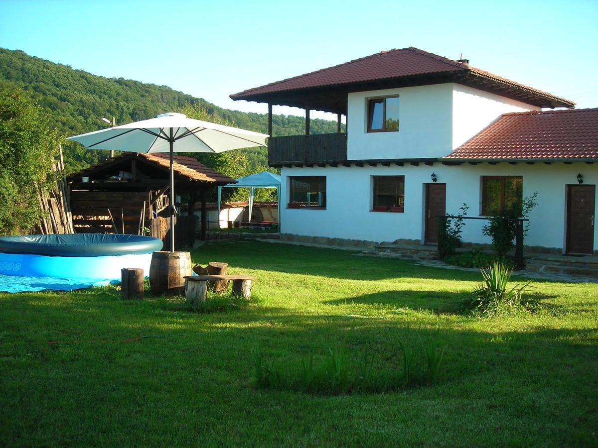 Guest House Yana Tŭrkasheni Εξωτερικό φωτογραφία